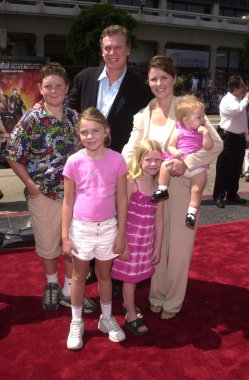 Christpher McDonald ve ailesi Reily, Anna, Rose, Ava ve Lupe