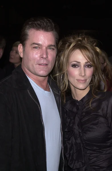 Ray Liotta y su esposa Michelle — Foto de Stock