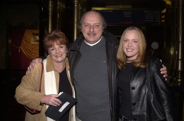 Dennis Franz con su esposa Joanie y su hija Krista — Foto de Stock