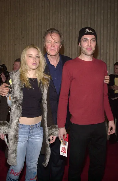 Skyler Shaye, Jon Voight et son fils James Haven — Photo