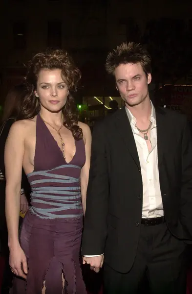 Dina meyer i shane west — Zdjęcie stockowe