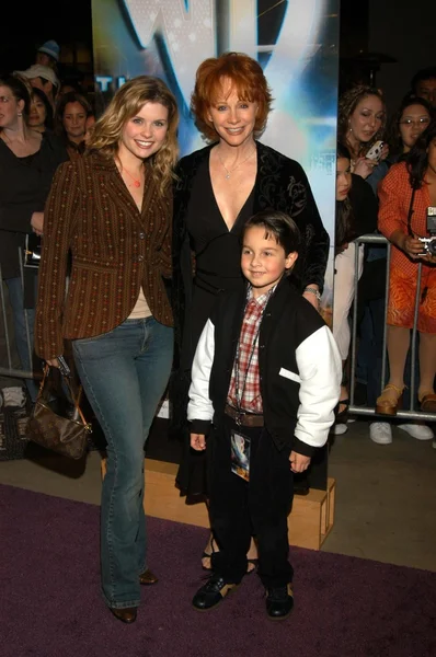 Joanna Garcia, Reba McEntire e Mitch Holleman — Fotografia de Stock