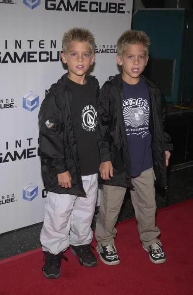 Dylan en cole sprouse — Stockfoto