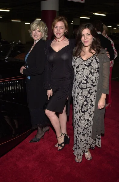 Connie stevens, joely fisher en tricia leigh fisher — Stockfoto