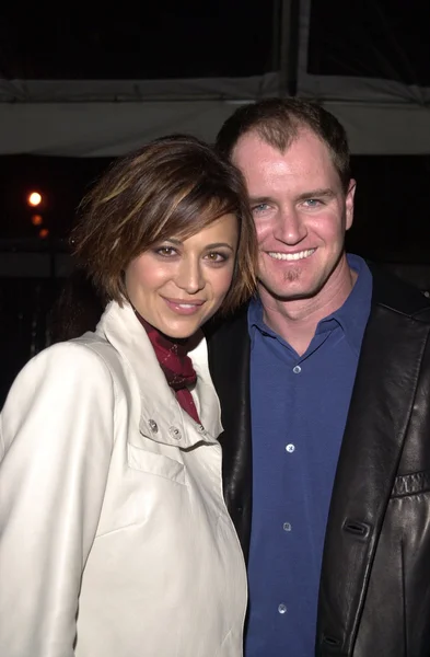 Catherine Bell e il marito Adam Beason — Foto Stock