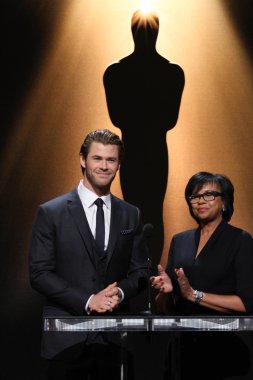 Chris hemsworth ve cheryl boone Isaacs