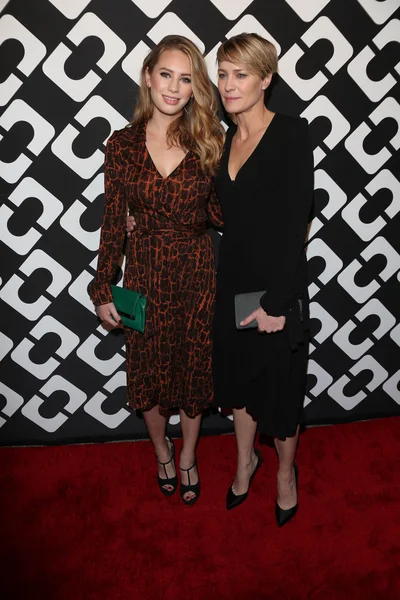 Robin Wrigh, Dylan Penn — Stockfoto