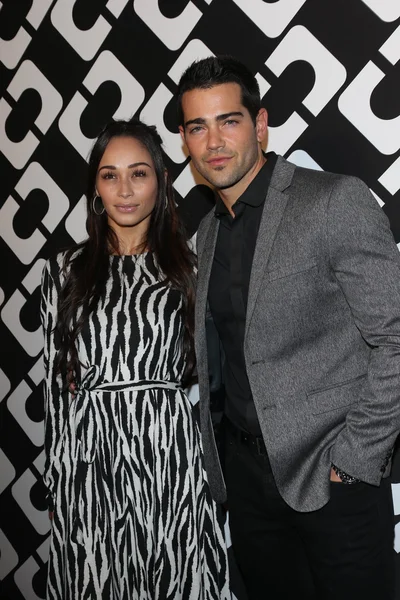 Cara santana en jesse metcalfe — Stockfoto