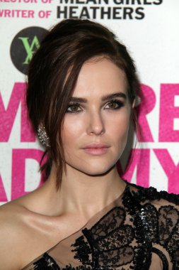 Zoey Deutch