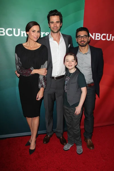 Minnie Driver, David Walton, Al Madrigal, Benjamin Stockham — Stock Photo, Image