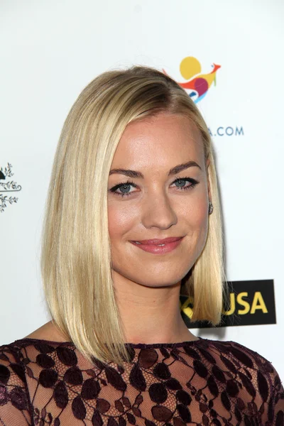 Yvonne Strahovski — Stock Photo, Image