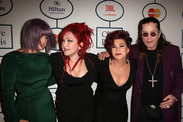 Cyndi Lauper, Sharon Osbourne, Kelly Osbourne, Ozzy Osbourne Imágenes De Stock Sin Royalties Gratis