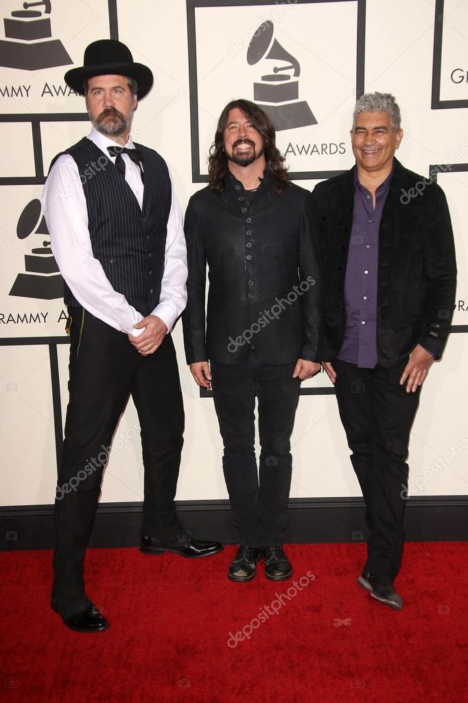 Are Dave Grohl and Pat Smear friends - Are Dave Grohl and Pat Smear Friends? - Image 1
