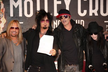 Vince Neil, Nikki Sixx, Tommy Lee, Mick Mars
