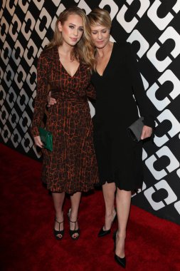 Robin Wrigh, Dylan Penn