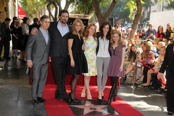 Chris parnell, jeremy sisto, cheryl hines, jane levy, carly chaikin, allie concedere — Foto Stock