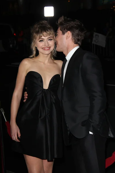 Zac Efron, Imogen Poots —  Fotos de Stock