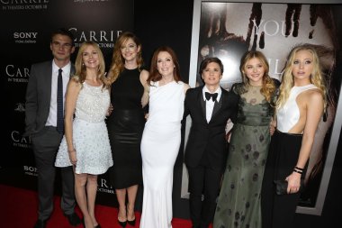Alex Russell, Cynthia Preston, Judy Greer, Julianne Moore, Kimberly Peirce, Chloe Grace Moretz, Portia Doubleday