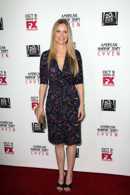 Kristin Bauer van Straten