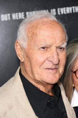 Robert Loggia