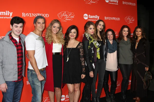 Pretty Little Liars Cast — Stock Photo, Image