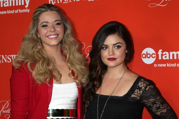 Sasha pieterse en lucy hall — Stockfoto