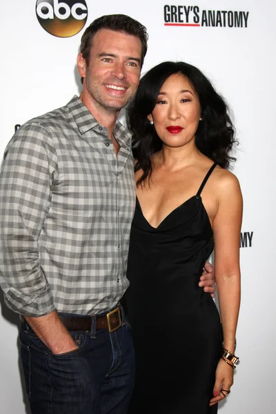 Scott Foley y Sandra Oh — Foto de Stock