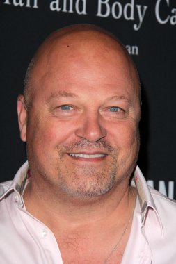 Michael Chiklis