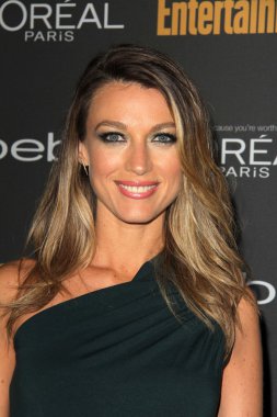 Natalie Zea