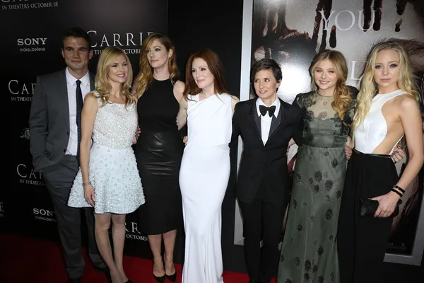 Alex Russell, Cynthia Preston, Judy Greer, Julianne Moore, Kimberly Peirce, Chloe Grace Moretz, Portia Doubleday — Stok fotoğraf