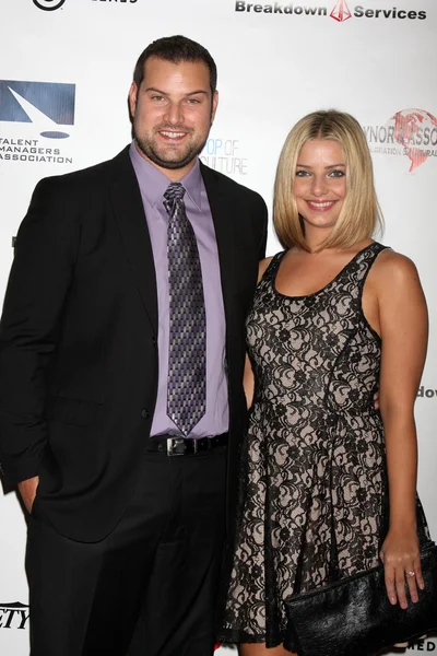 Max Adler, Jennifer Bronstein — Stock Photo, Image