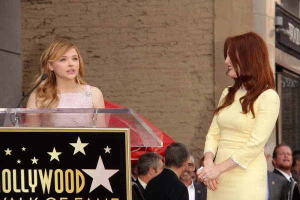 Chloe Grace Moretz, Julianne Moore — Stock Photo, Image