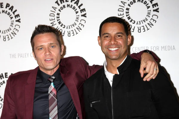 Seamus Dever, Jon Huertas — Stock Photo, Image