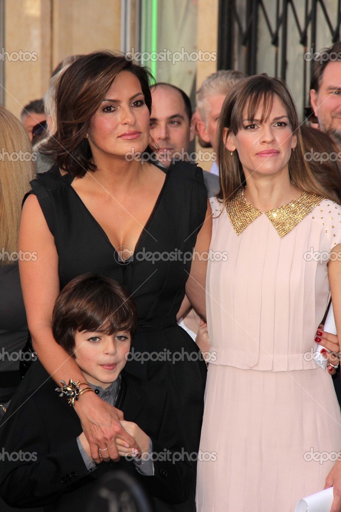 Mariska Hargitay, son August Miklos Friedrich Hermann, Hilary Swank