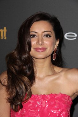 Noureen DeWulf