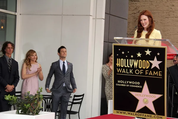 Jay Roach, Chloe Grace Moretz, Joseph Gordon-Levitt, Julianne Moore — Stock Photo, Image