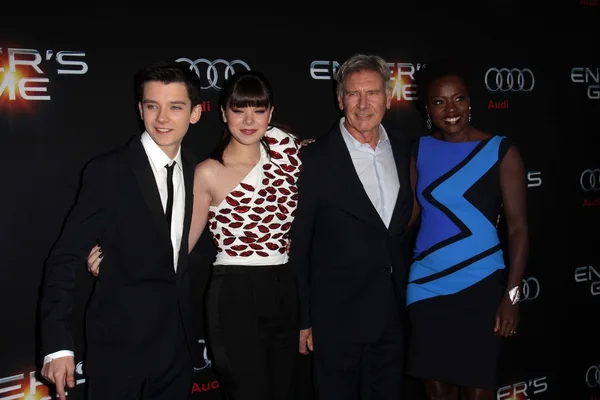 Asa Butterfield, Hailee Steinfeld, Harrison Ford, Viola Davis — Stock Photo, Image