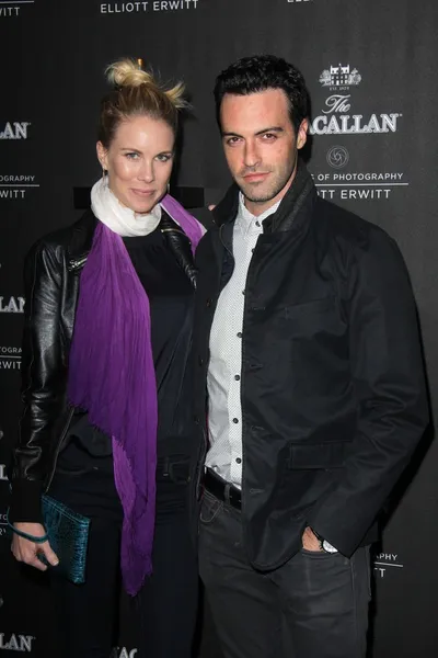 Elspeth Keller, Reid Scott — Foto Stock