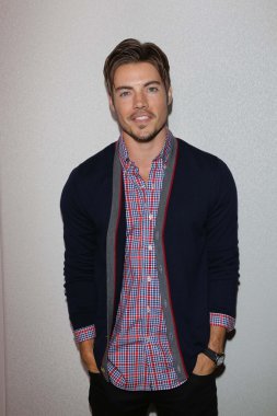 Josh Henderson