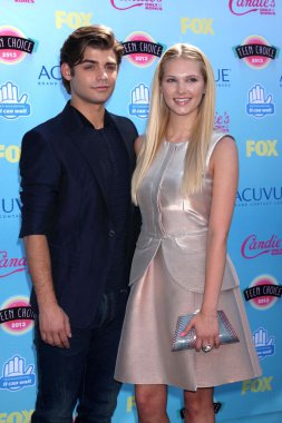 Garrett Clayton, Claudia Lee