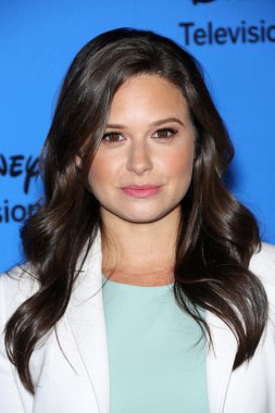 Katie Lowes