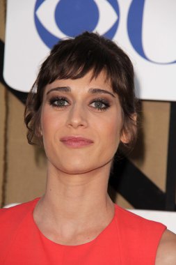 Lizzy Caplan