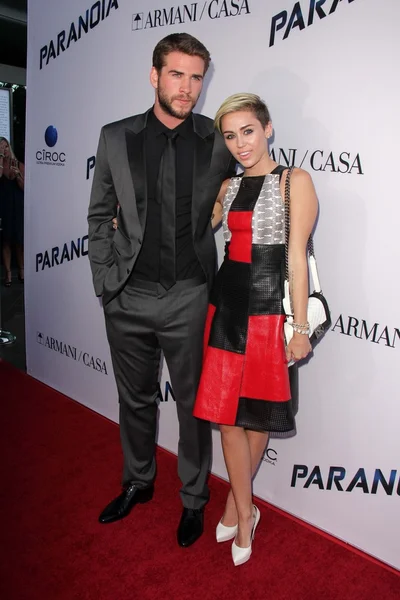 Liam Hemsworth, Miley Cyrus — Fotografia de Stock