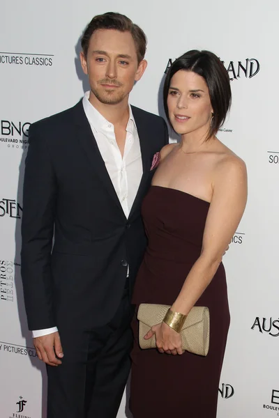 JJ Feild and Neve Campbell — Stock Photo, Image