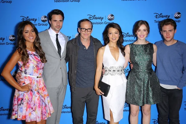 Chloe Bennet, Brett Dalton, Elizabeth Henstridge, Iain De Caestecker, Clark Gregg et Ming-Na Wen — Photo