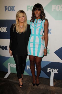 Demi Lovato, Kelly Rowlany