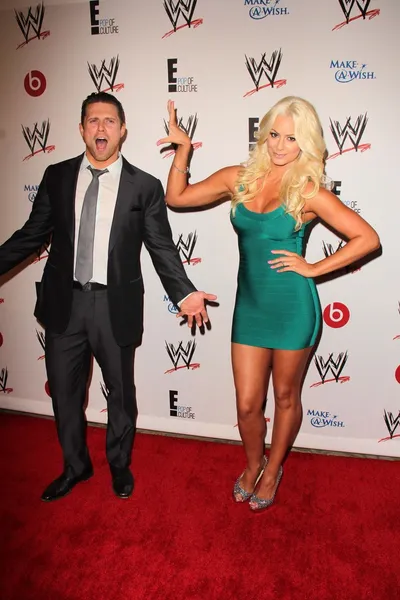 Michael Mizanin, Maryse Ouellet — Stock Photo, Image