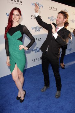 Chloe Dykstra, Chris Hardwick