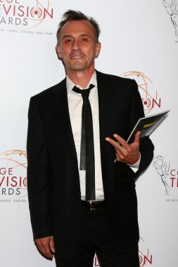 Robert Knepper