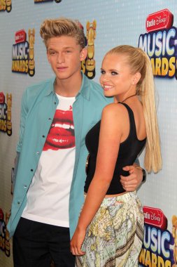 Cody Simpson, Alli Simpson